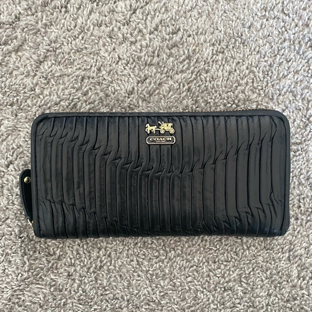 COACH Madison Gathered Accordion Zip Wallet in black
